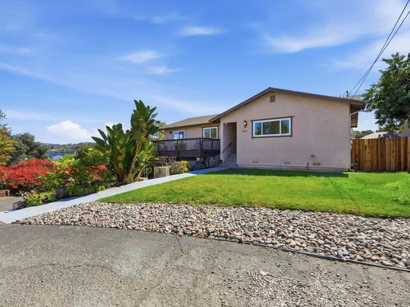 644 Lado De Loma Dr #A, Vista, CA 92083