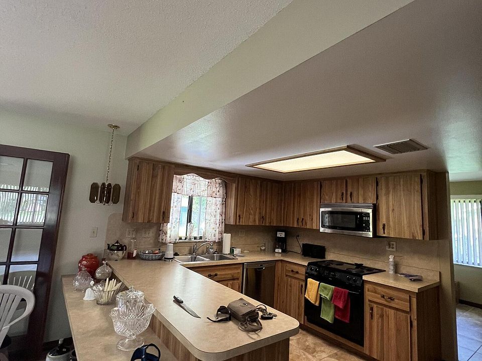 2nd image of 55239 1st St
