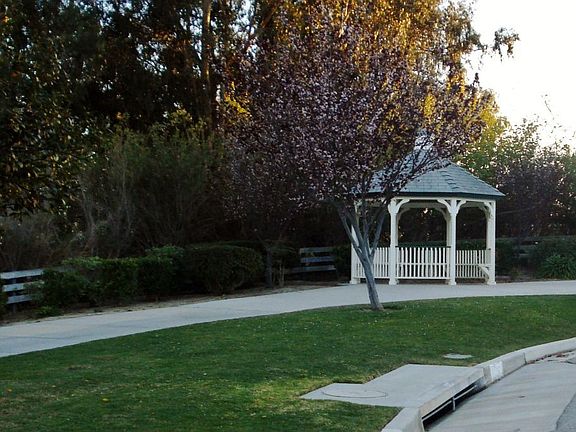 Common Walkway