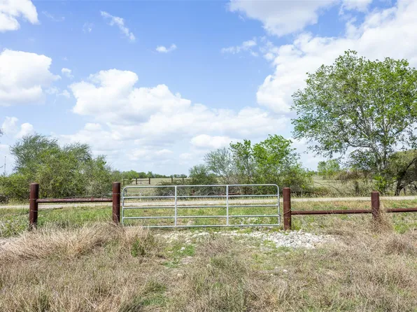 Concrete Edgar Rd, Cuero, TX 77954