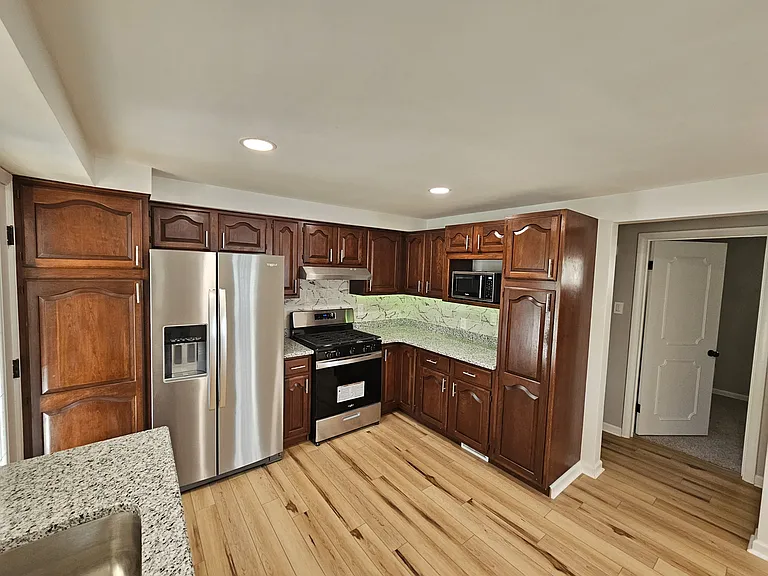 236 McCartney Dr — Photo 7