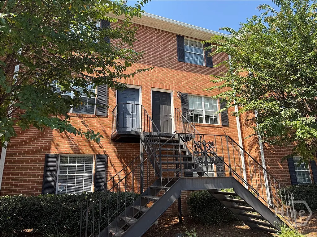 4 bed, 2.0 bath, 1536 sqft, $1,800 — Photo 1
