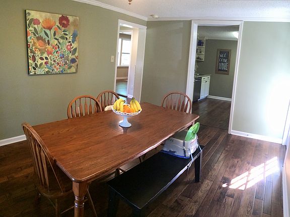 Light-filled dining room