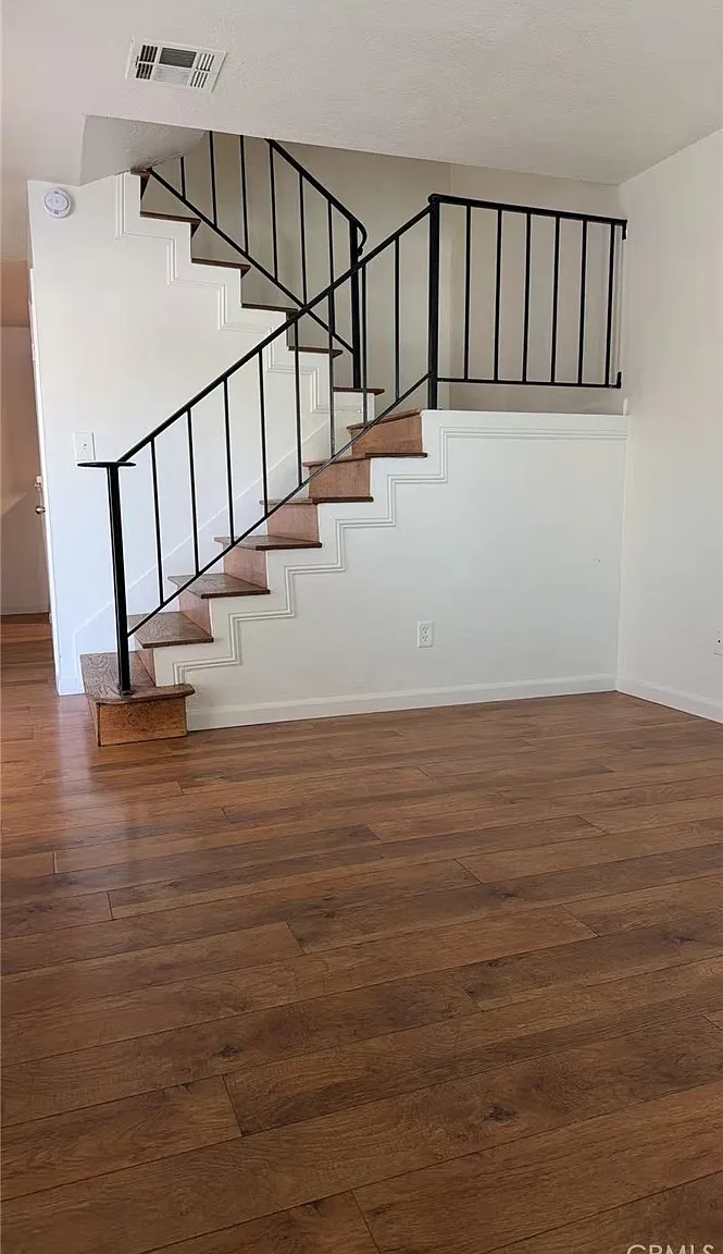 2 bed, 1000 sqft, $2,250 — Photo 3