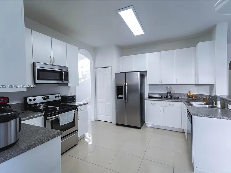 2227 Portofino Ave — Photo 10