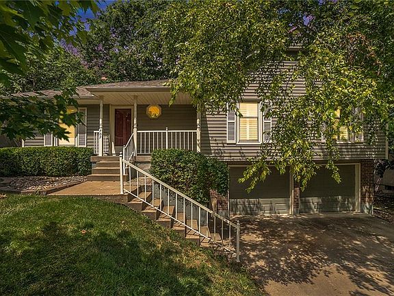 2nd image of 707 NW 42nd St