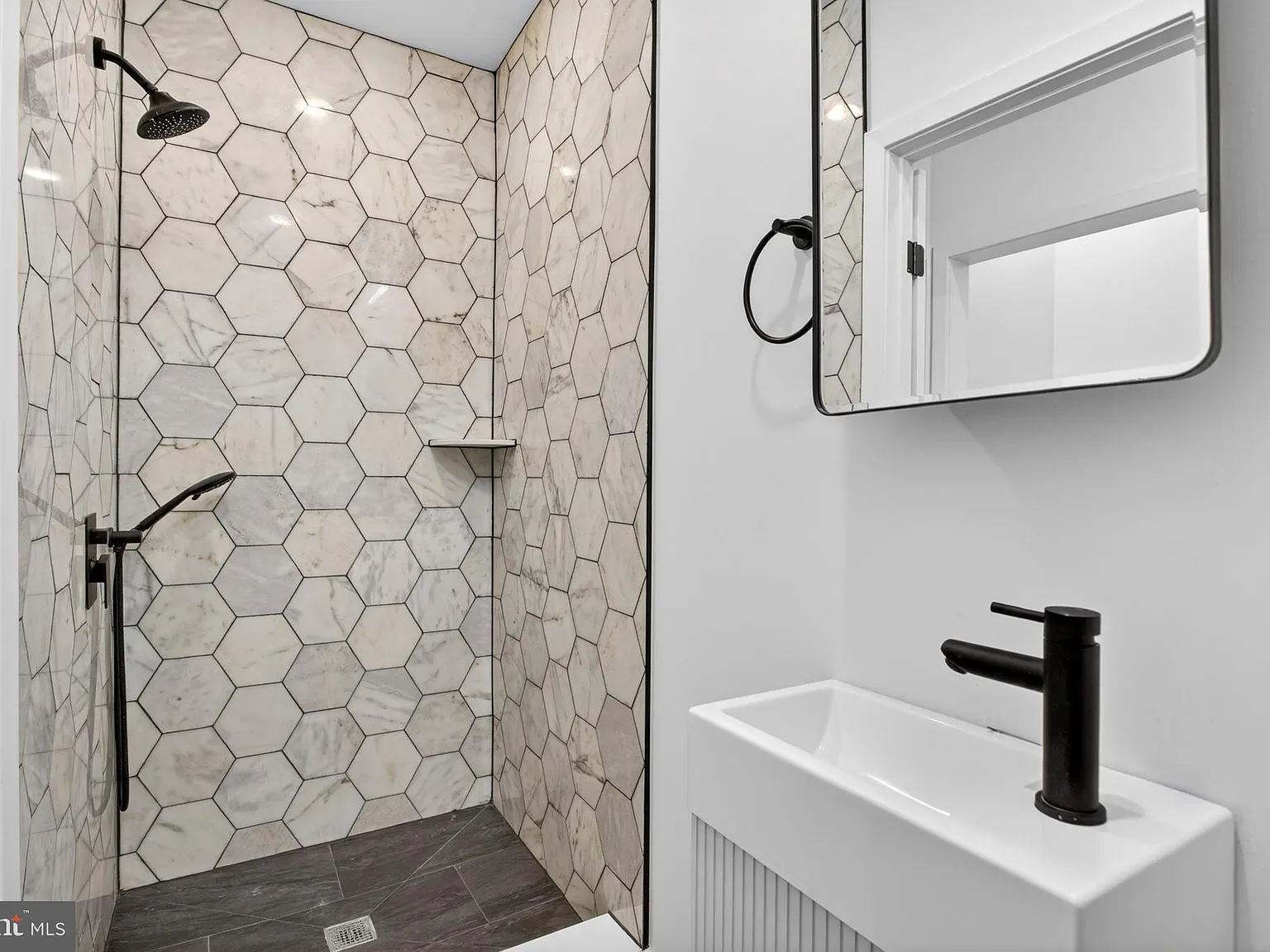 1 bed, 708 sqft, $1,600 — Photo 4