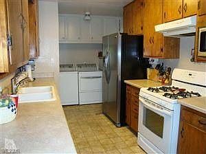 4th image of 141 W Mupu Ave