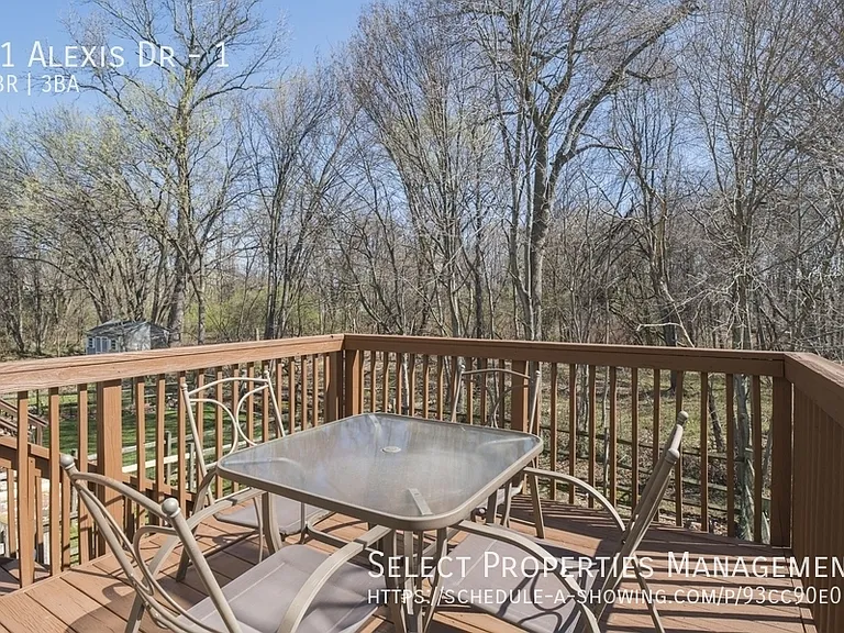 11 Alexis Dr #1 — Photo 2