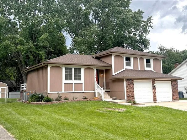 1208 SE 4th Ter, Lees Summit, MO 64063
