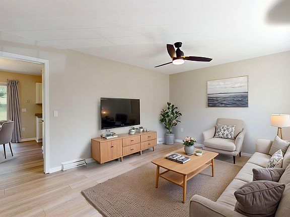 4th image of 184 Fairfax Dr