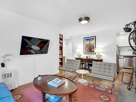 3rd image of 220 W 15th St APT 1A