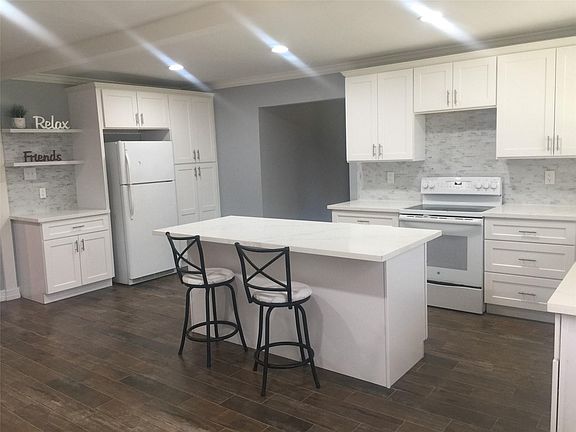 2nd image of 1425 Confederate Rd