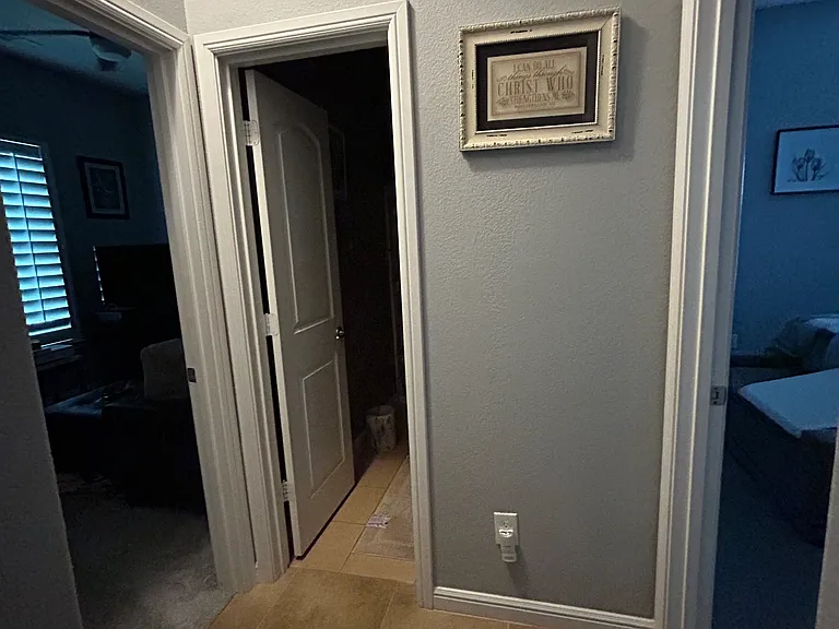 Crown Oaks Dr — Photo 8
