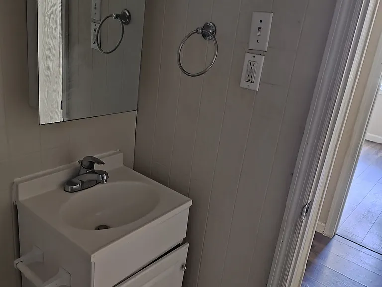 606 King St — Photo 11