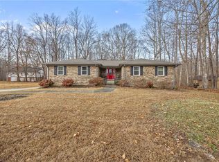 1625 Robinhood Dr, Burlington, NC 27217