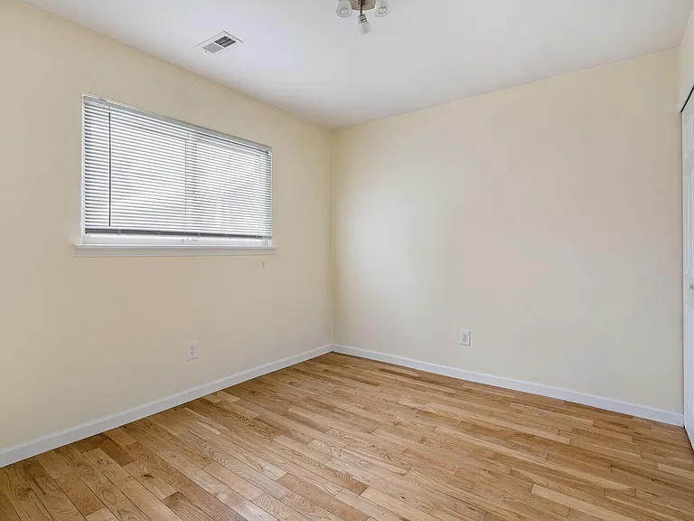 973 E Forteen Mile Rd — Photo 9