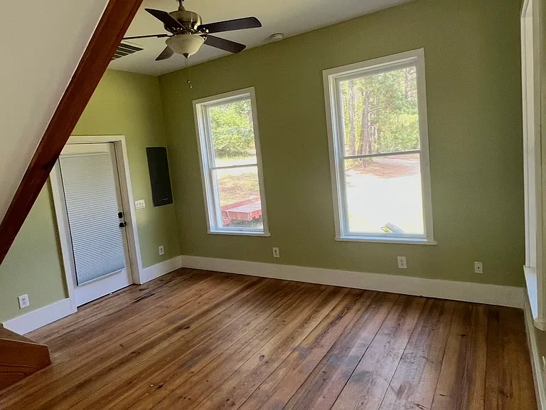 195 Joel Rd #B — Photo 3