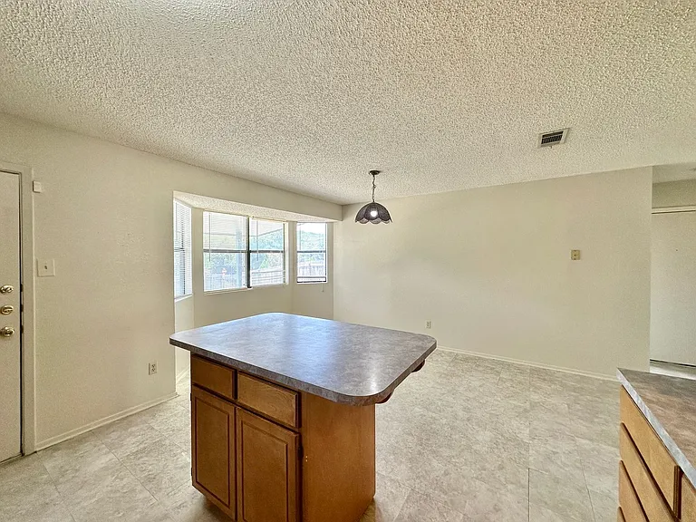 1808 Miranda Ave — Photo 11