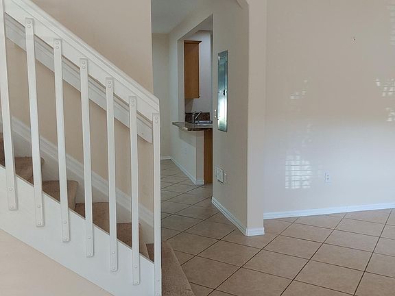 5th image of 3423 Merrick Ln #603