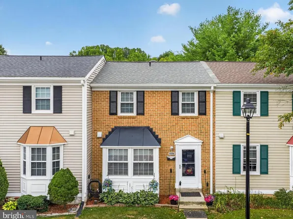 1858 Sharwood Pl, Crofton, MD 21114