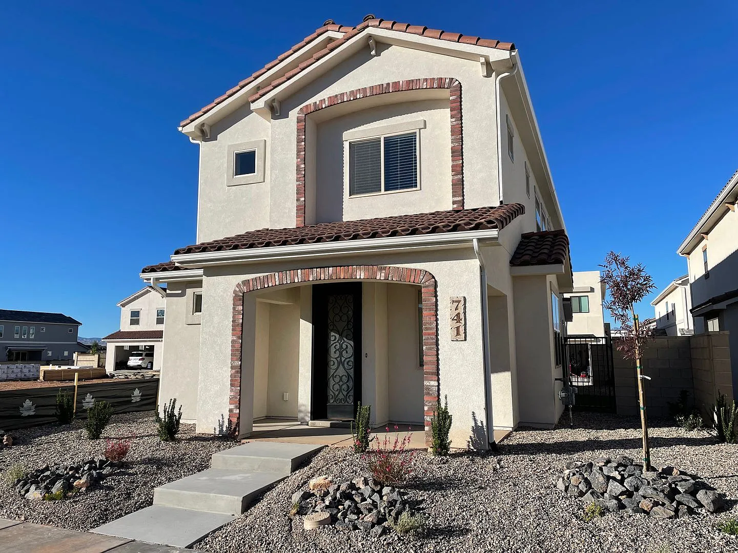 Desert Color Home - Internet Included! — Photo 1