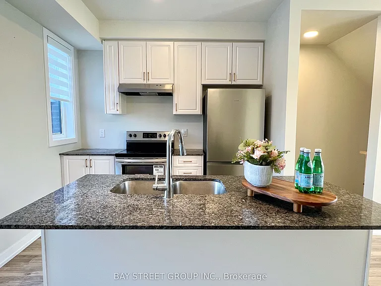 370 Red Maple Rd #13 — Photo 8