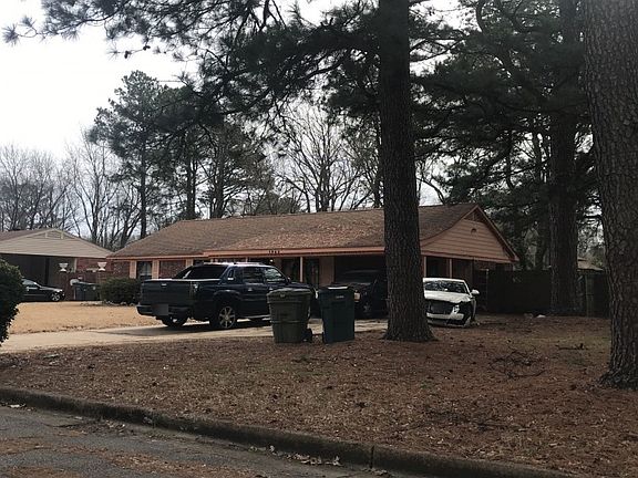2nd image of 1943 Croydon Ave