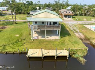 4142 Dolphin St, Bay Saint Louis, MS 39520