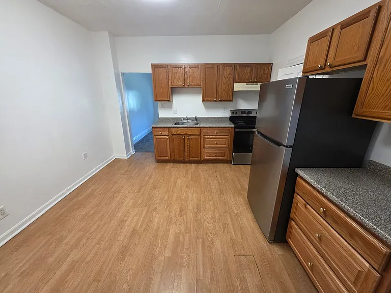 520 Glenn St — Photo 18