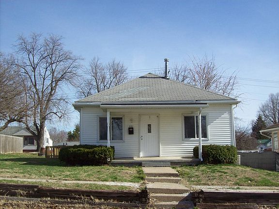 2nd image of 221 W Springfield St