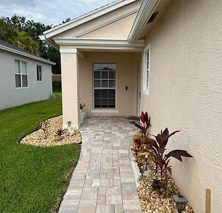2nd image of 461 SW Talquin Ln