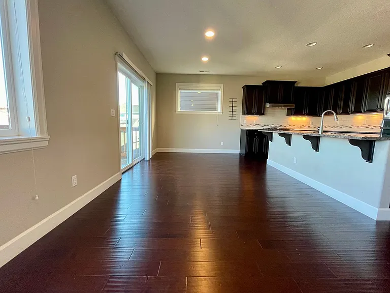 16985 NW Madrone St — Photo 5