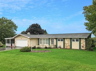 W4960 Woodhaven Dr, La Crosse, WI 54601