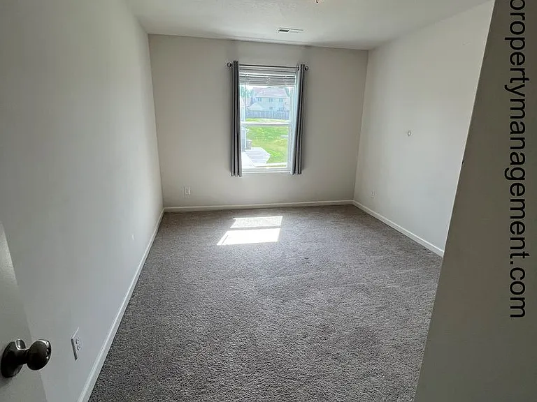 360 Hillside Dr — Photo 29