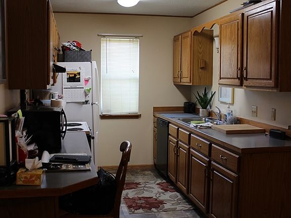 4th image of 2112 Oxford Dr
