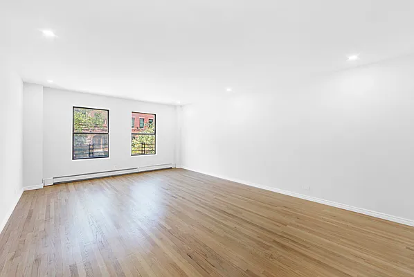 Rented by Level Group | media 10