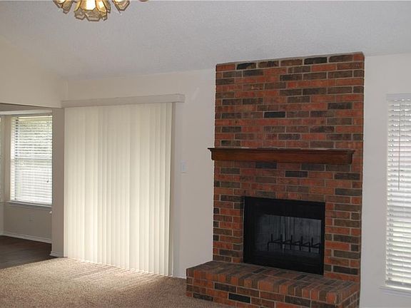 3rd image of 734 Somerset Ct