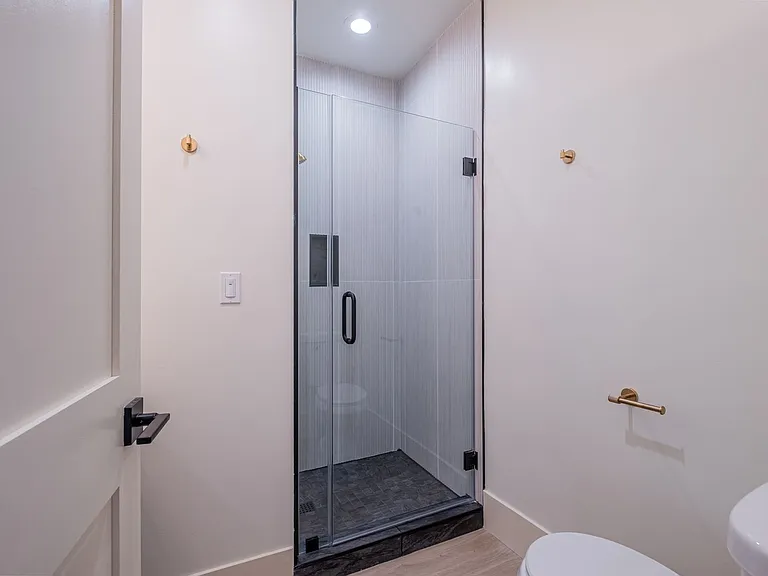 Catalina Residences — Photo 15