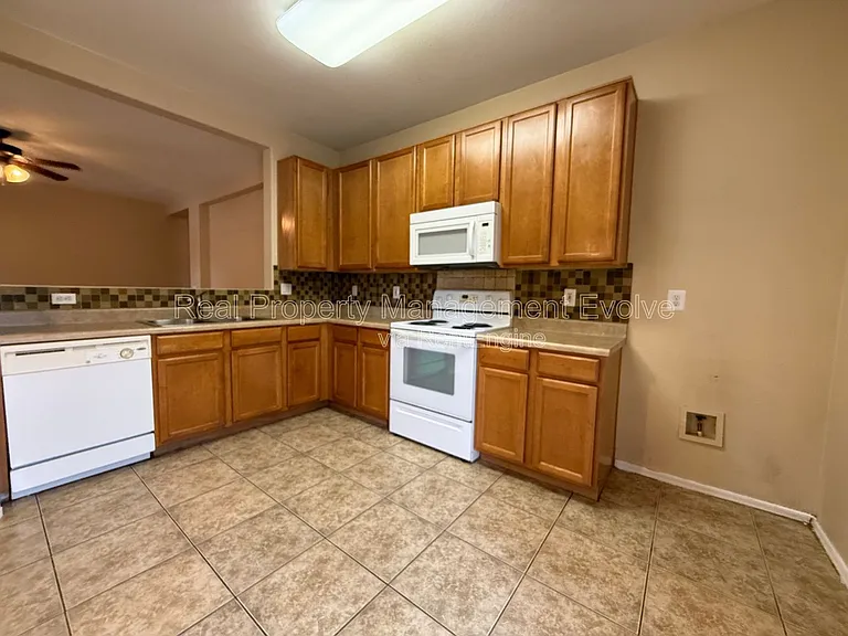 9559 W Monte Vista Rd — Photo 7