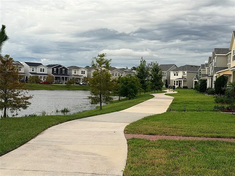 201 Station Ln — Photo 34