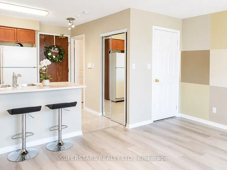 51 Baffin Ct #502 — Photo 8
