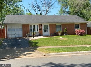 407 W Maple Ave, Sterling, VA 20164