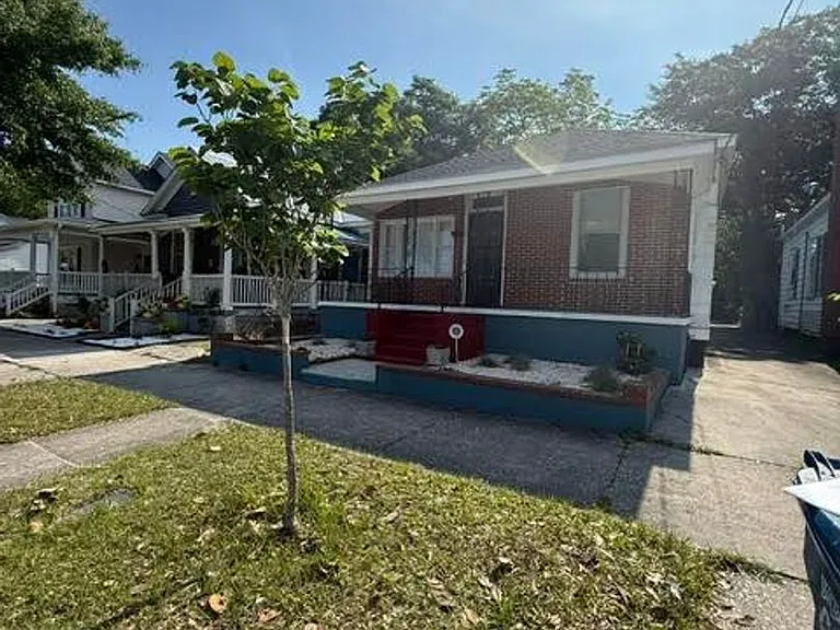 1009 S 6th St — Photo 2