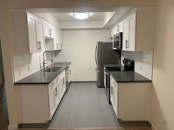 2nd image of 1138 Hacienda Pl APT 110