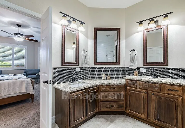 539 Treviso Dr — Photo 11