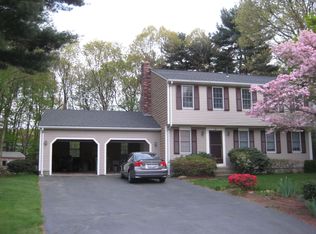 28 Blossom Ct, Warwick, RI 02886