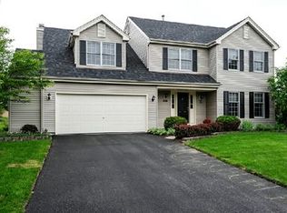 626 Parker Ct, Geneva, IL 60134