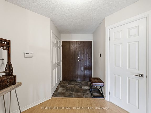 5th image of 280 Simcoe St #1003