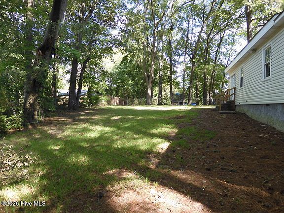 4th image of 112 Fairlane Road